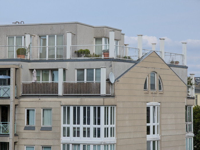 Das Teleobjektiv bietet eine 5-fache Vergrößerung. (Bild: Tobias Költzsch/Golem.de)