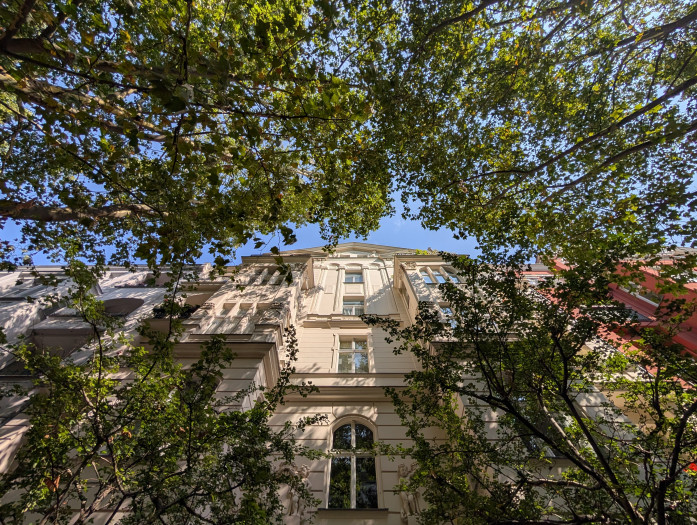 Auch die Superweitwinkelkamera macht gute Bilder. (Bild: Tobias Költzsch/Golem.de)