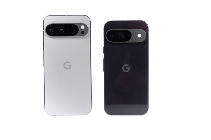 Google hat das Aussehen der neuen Pixel-Smartphones leicht verändert, ist seiner Designlinie aber treu geblieben. (Bild: Martin Wolf/Golem.de)