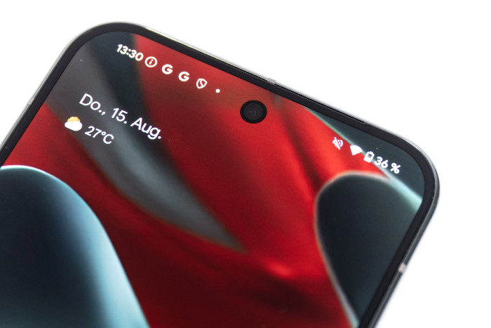 Die Frontkamera hat 42 Megapixel. (Bild: Martin Wolf/Golem.de)