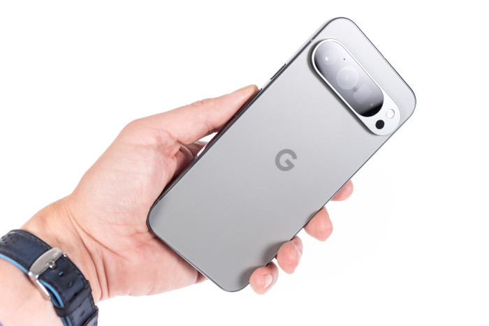 Das Glas auf der Rückseite ist matt. (Bild: Martin Wolf/Golem.de)