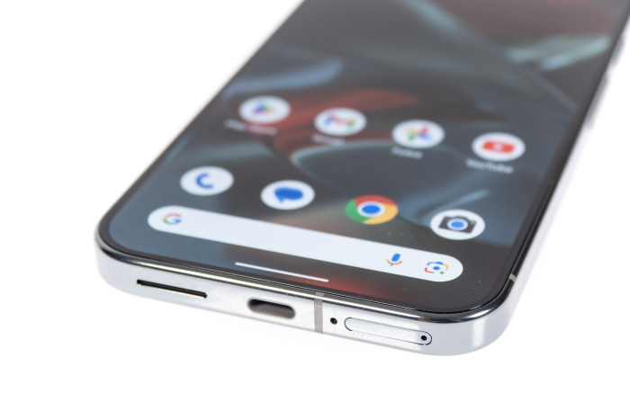 Geladen werden kann das Pixel 9 Pro XL mit bis zu 45 Watt. (Bild: Martin Wolf/Golem.de)