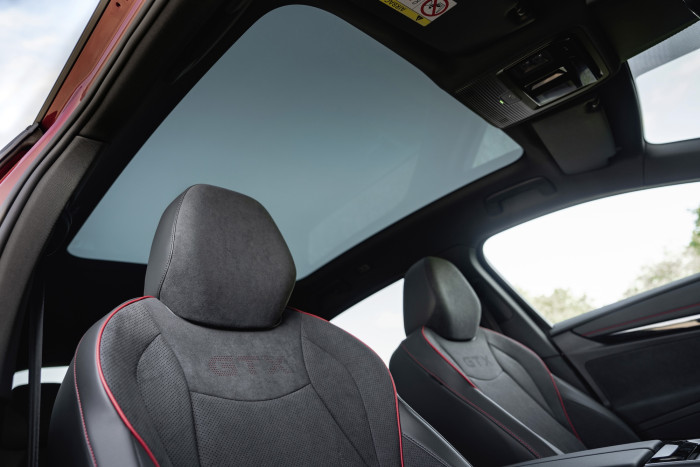 VW nennt es Smart Glas. Doch es gibt nur die Einstellungen blickdicht und leicht trüb. (Bild: VW) 