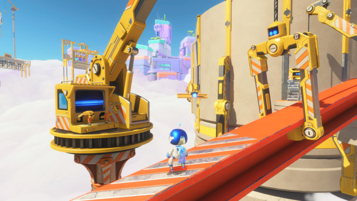 Astro darf durch eine Baustelle mit wippenden Stahlträgern hüpfen. (Bild: Sony / Screenshot: Golem.de)