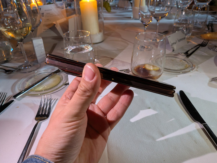 Das Mate XT von der Seite (Bild: Tobias Költzsch/Golem.de)