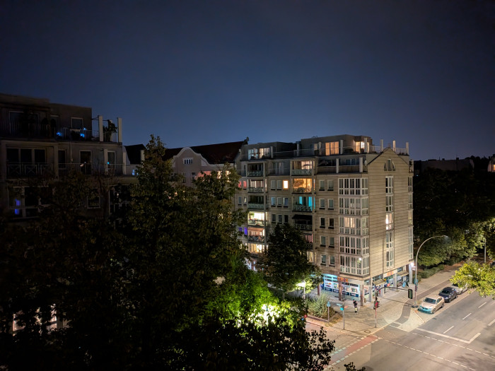 Im Nachtmodus macht das Pixel 9 Pro Fold gute Bilder mit der Hauptkamera. (Bild: Tobias Költzsch/Golem.de)