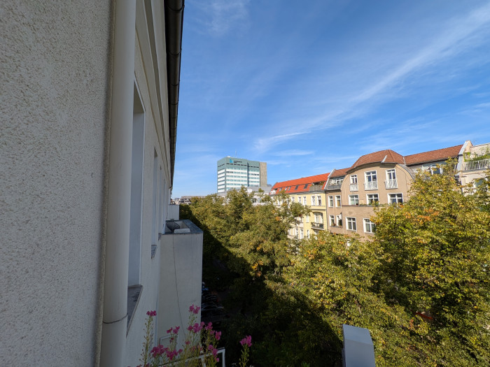 Ein mit der Superweitwinkelkamera gemachtes Tageslichtbild (Bild: Tobias Költzsch/Golem.de)