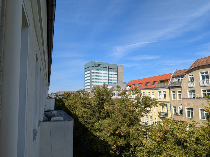 Die Bildqualität vor allem der Hauptkamera ist auf den ersten Blick nicht von der des Pixel 9 Pro XL zu unterscheiden. (Bild: Tobias Költzsch/Golem.de)