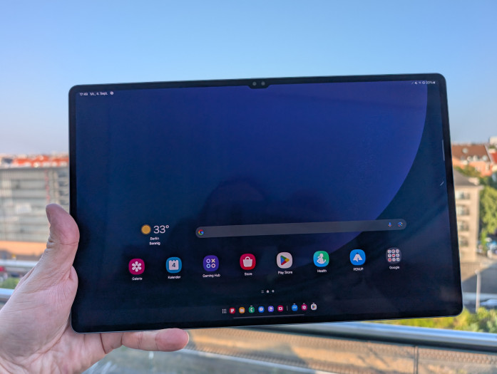 Das Galaxy Tab S10 Ultra hat einen 14,6 Zoll großen Bildschirm. (Bild: Tobias Költzsch/Golem.de)