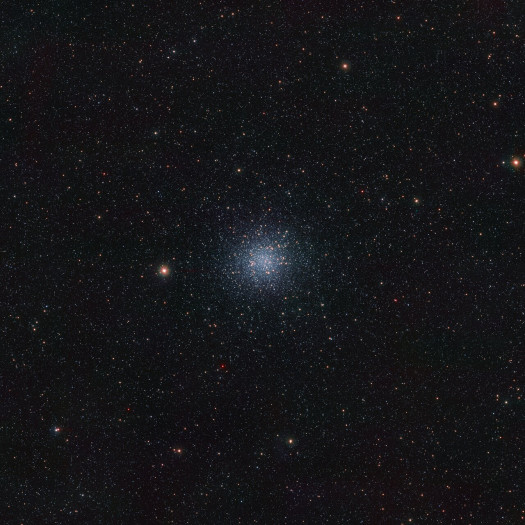 Eine Infrarotansicht des Kugelsternhaufens Messier 22 (Credits: ESO/VVVX survey).