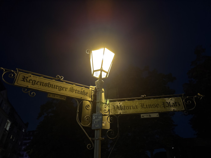 Auch sehr schwierige Belichtungssituationen beherrscht das iPhone 16 Pro Max. (Bild: Tobias Költzsch/Golem.de)