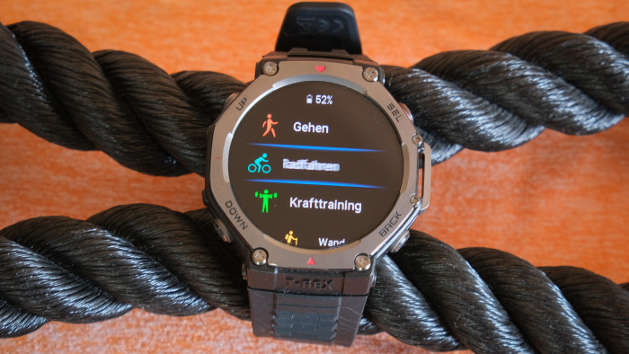 Auf der T-Rex 3 gibt es über 170 Sportprofile. (Bild: Steinlechner / Golem.de)