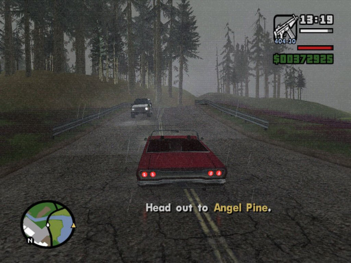 Prasselnder Regen, dichter Nebel und ab und zu Gegenverkehr: Bei der Erkundung der Umgebung sorgt GTA: San Andreas für eine gelungene Atmosphäre. (Bild: Moby Games)