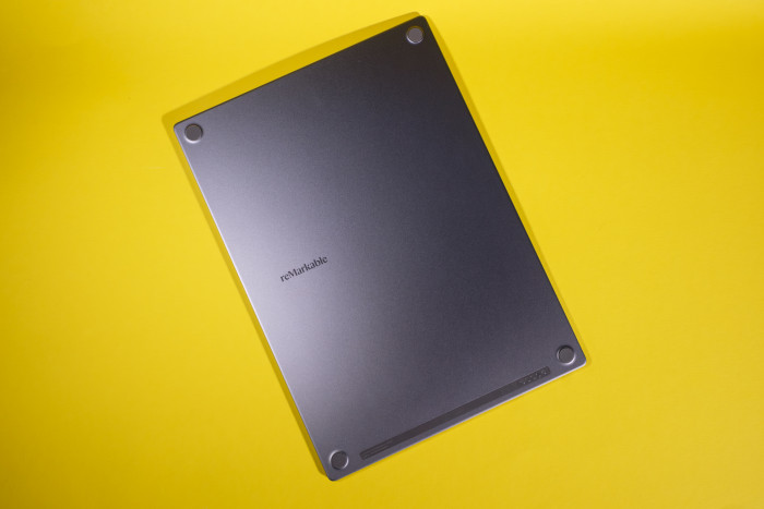 Das Paper Pro ist komplett aus Metall. (Bild: Tobias Költzsch/Golem.de)