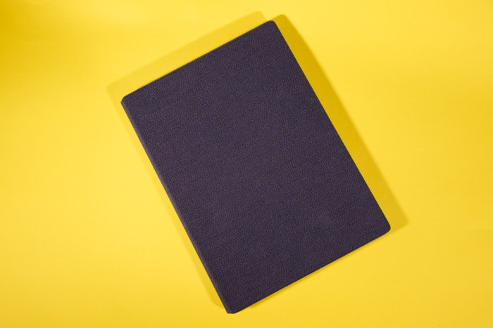 Das zugeklappte Type-Folio-Cover (Bild: Tobias Költzsch/Golem.de)