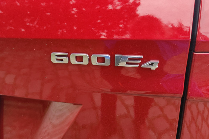 Serienmäßig verfügt das Modell 600 E4 über einen Allradantrieb mit 388 kW.  (Foto: Friedhelm Greis/Golem.de)