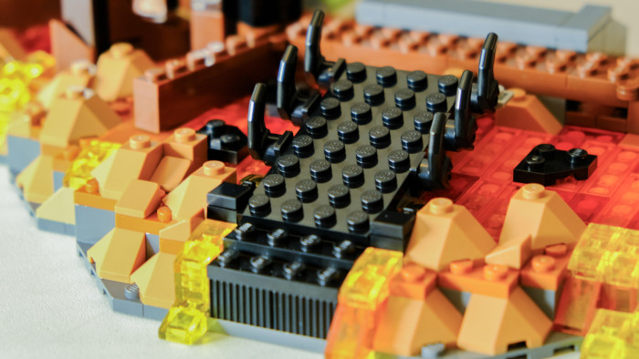 Lego Barad-Dur 10333 im Aufbau (Bild: Oliver Nickel/Golem.de)