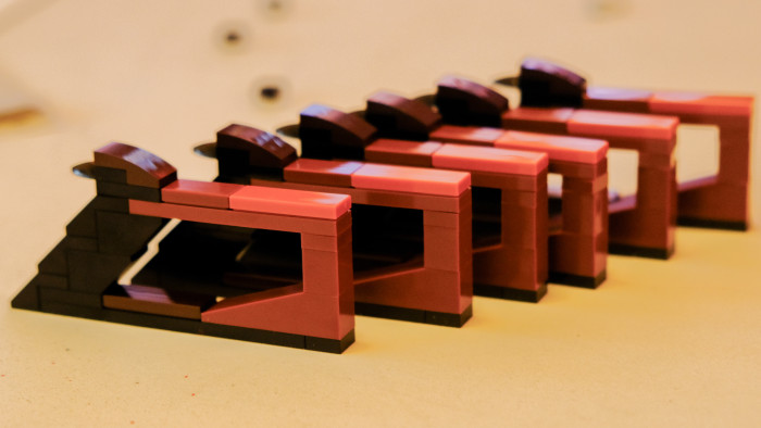 Lego Barad-Dur 10333 im Aufbau (Bild: Oliver Nickel/Golem.de)