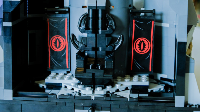 Lego Barad-Dur 10333 im Aufbau (Bild: Oliver Nickel/Golem.de)