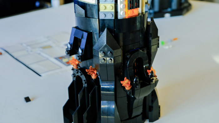 Lego Barad-Dur 10333 im Aufbau (Bild: Oliver Nickel/Golem.de)