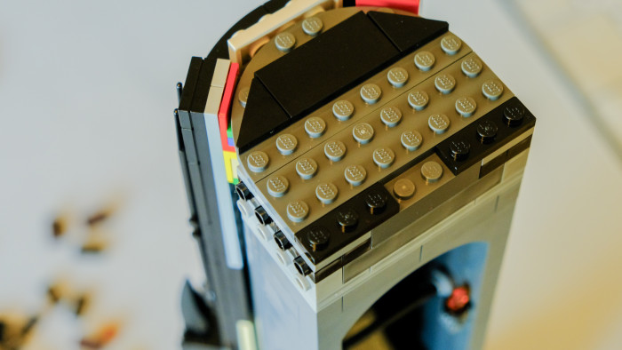 Lego Barad-Dur 10333 im Aufbau (Bild: Oliver Nickel/Golem.de)