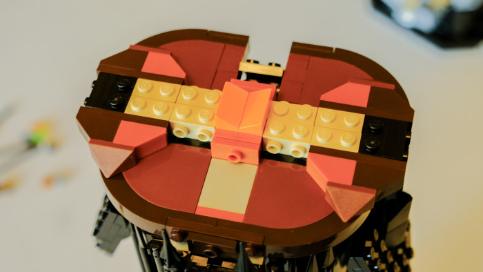 Lego Barad-Dur 10333 im Aufbau (Bild: Oliver Nickel/Golem.de)