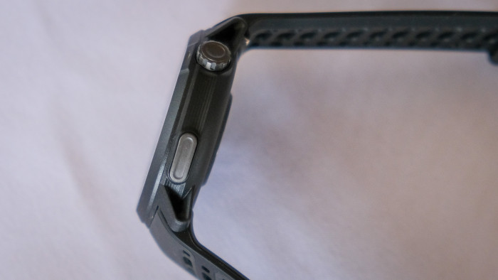 Drehlünette und Taste sind etwas größer und griffiger als bei der Pace 3. (Bild: Steinlechner / Golem.de)