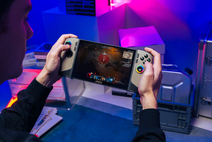 MSI Claw 8 AI+ und Claw 7 AI+ (Bild: MSI)