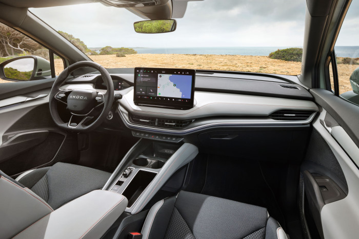 Die Innenausstattung ist typisch für die E-Autos der MEB-Plattform.  (Foto: Skoda)