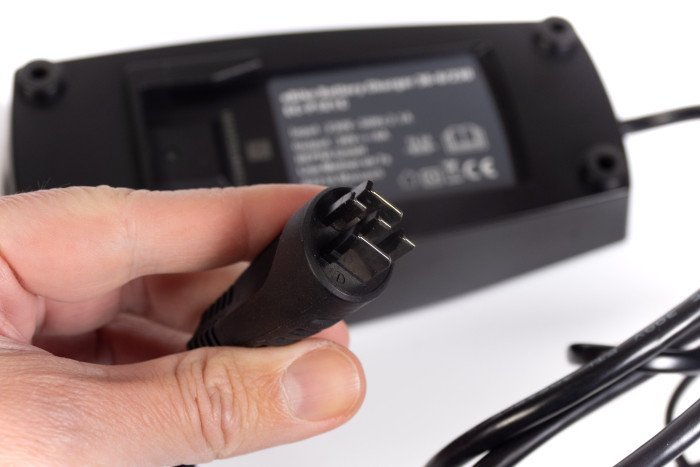 Der Ladestecker ist robust. (Bild: MartinWolf/Golem.de)