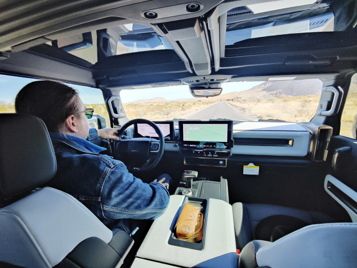 Wie fährt sich der riesige und schwere Hummer EV SUV?