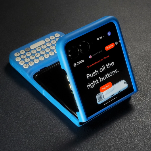 Tastaturhülle für Motorolas Razr und Razr+ (Bild: Clicks)