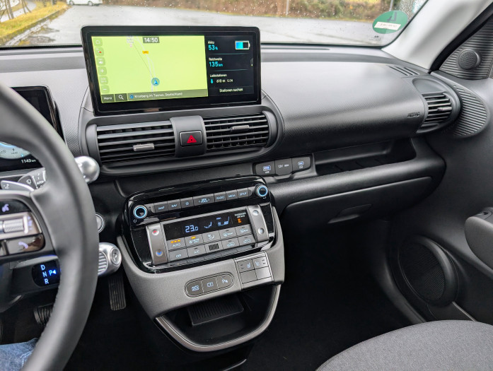 Das zentrale Bedienpanel des Inster (Bild: Tobias Költzsch/Golem.de)