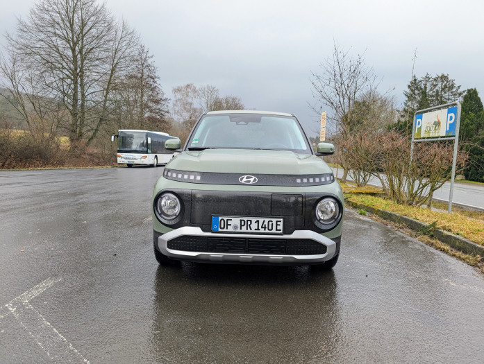 An der Front findet sich Hyundais typische Pixel-Optik. (Bild: Tobias Költzsch/Golem.de)