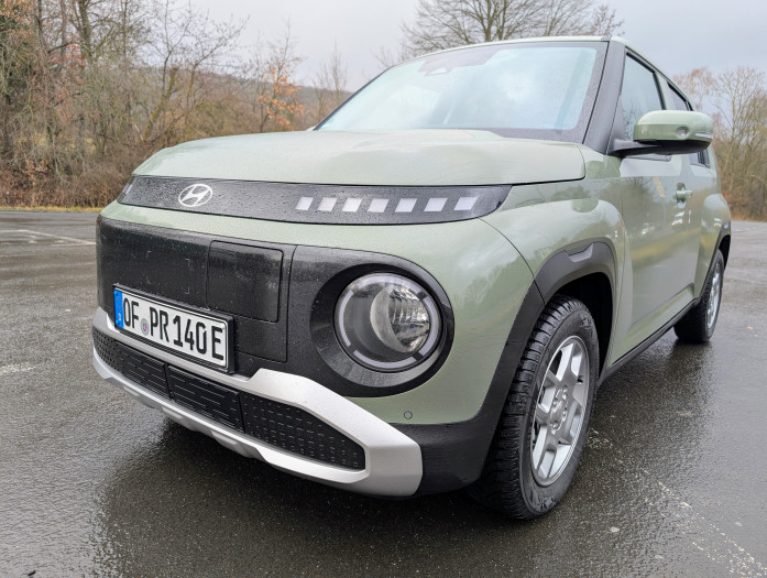 Das Design ist sicherlich Geschmackssache, wir finden den Inster recht gut gelungen. (Bild: Tobias Költzsch/Golem.de)