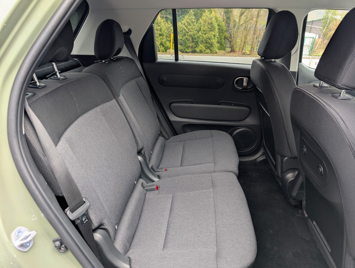 Mit ganz zurückgeschobener Rückbank ist das Platzangebot gut. (Bild: Tobias Költzsch/Golem.de)