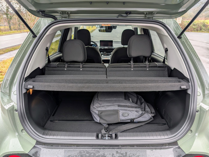 Der Kofferraum des Inster ist verhältnismäßig klein. (Bild: Tobias Költzsch/Golem.de)