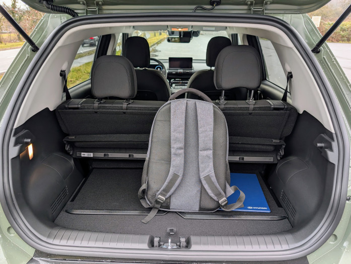 Ein paar Taschen passen hinein. (Bild: Tobias Költzsch/Golem.de)