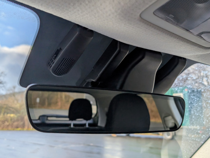 Der Rückspiegel des Inster (Bild: Tobias Költzsch/Golem.de)