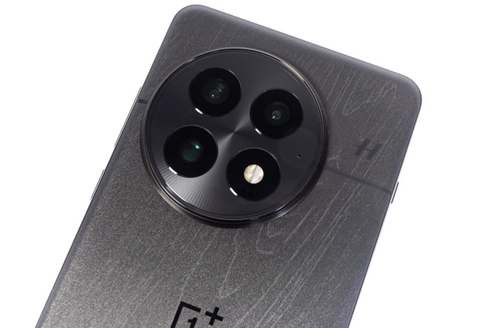 Die Dreifachkamera des Oneplus 13 (Bild: Andrea Maurer/Golem.de)