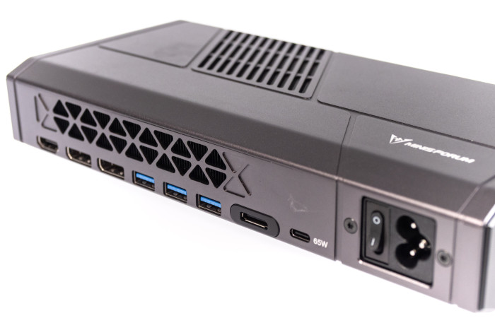 In ihr steckt eine mobile AMD 7600M XT Grafikkarte. (Bild: Martin Wolf/Golem.de)