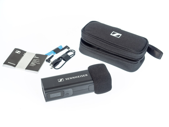 Der Lieferumfang des Sennheiser Profile Wireless (Bild: Martin Wolf/Golem.de)