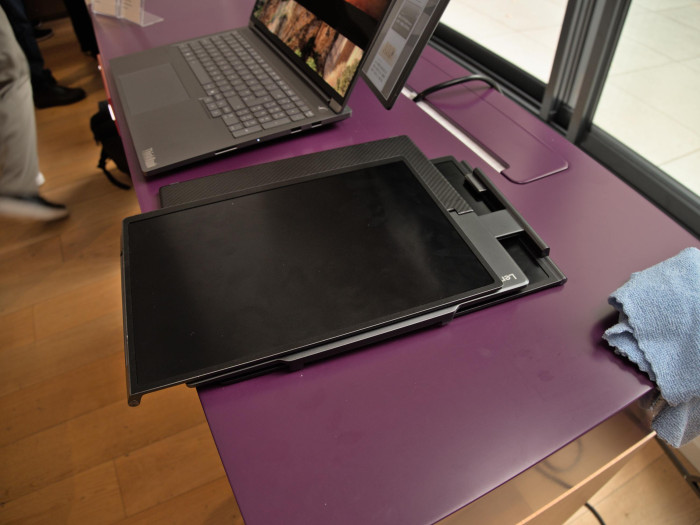 Das Magic Bay Dual Display Concept besteht aus zwei 13,3-Zoll-Displays. (Bild: Martin Wolf/Golem.de)