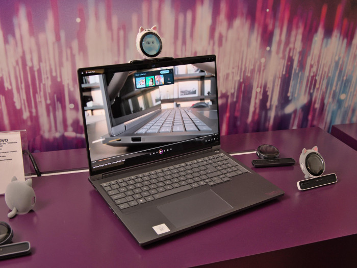 Tiko kann auf Gesten und Spracheingaben reagieren. (Bild: Martin Wolf/Golem.de)