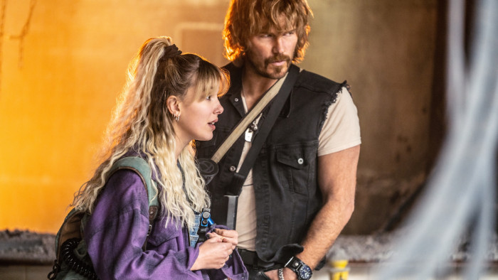 Beide Hauptfiguren sind nicht spannend, aber Chris Pratt als Keats wirkt besonders überflüssig. (Bild: Netflix)