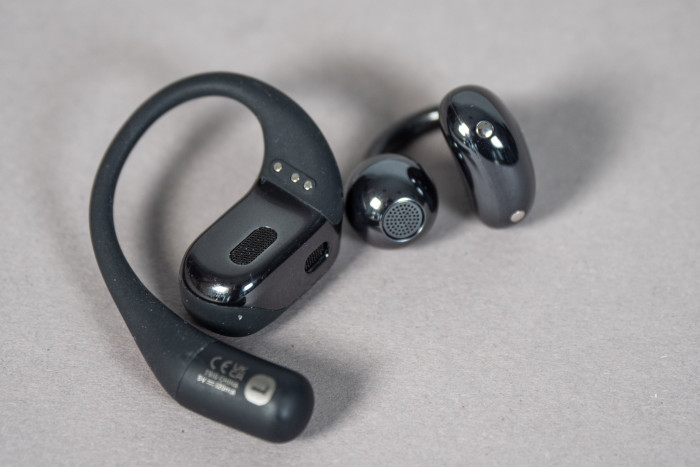 Links Shokz' Openfit, rechts Huaweis Freeclip (Bild: Martin Wolf/Golem.de)