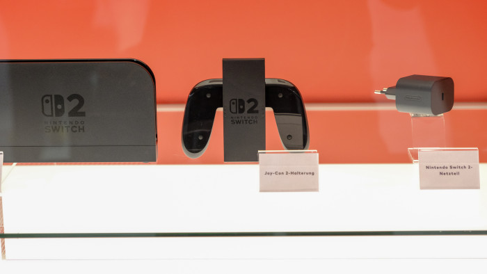 Nintendo Switch 2 Joy-Con-Halterung (Bild: Oliver Nickel/Golem.de)