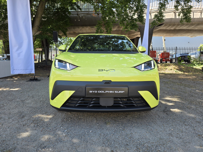 Das Design ist sportlich gehalten. (Bild: Tobias Költzsch/Golem.de)