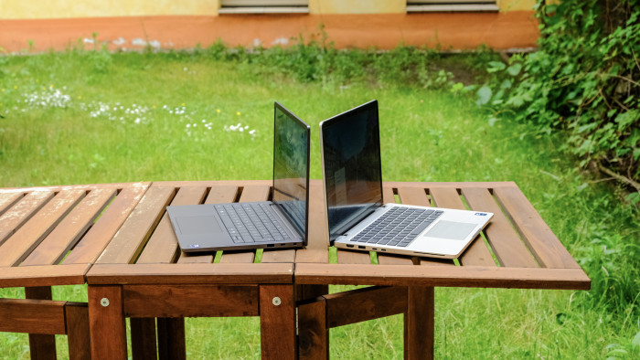 Dell Pro 14 Premium (links) und Dell Pro 14 Plus (rechts) (Bild: Oliver Nickel/Golem.de)