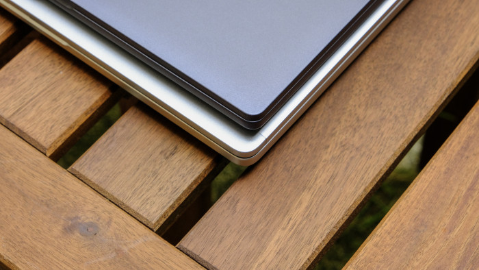 Dell Pro 14 Premium (oben) und Dell Pro 14 Plus (unten) (Bild: Oliver Nickel/Golem.de)